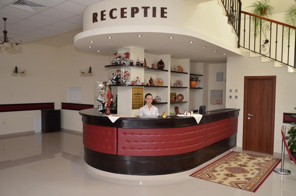 Hotel Restaurant La Conac Botiz Ngoại thất bức ảnh