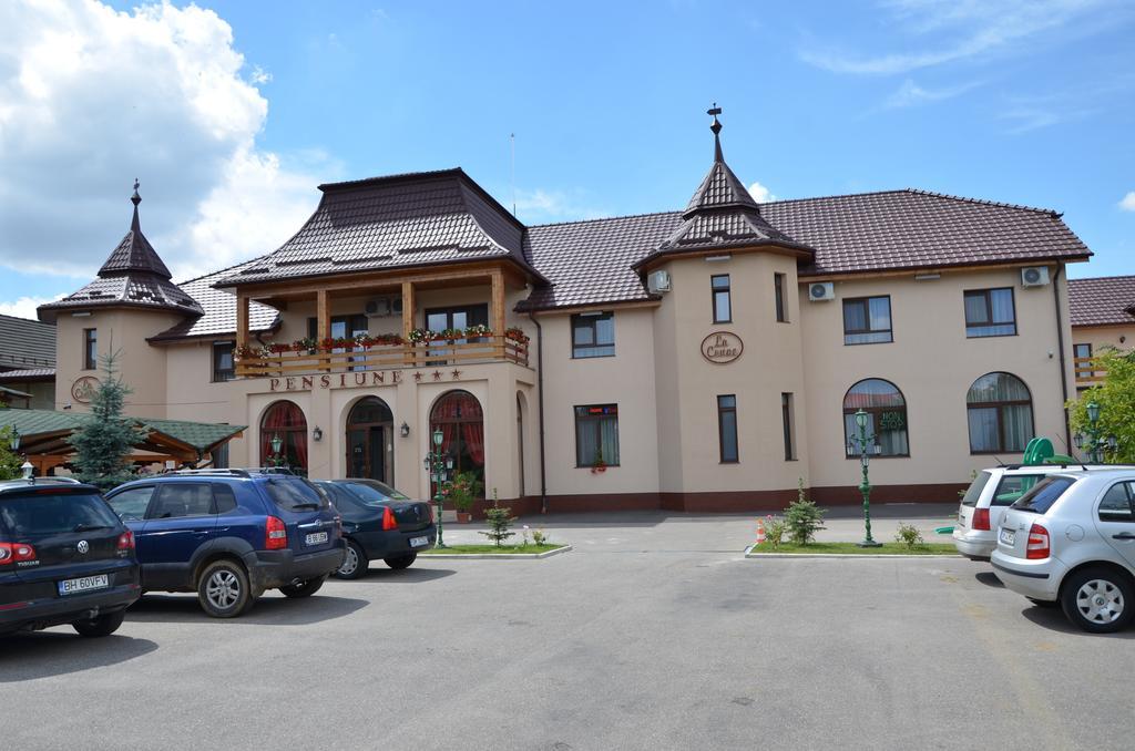 Hotel Restaurant La Conac Botiz Ngoại thất bức ảnh