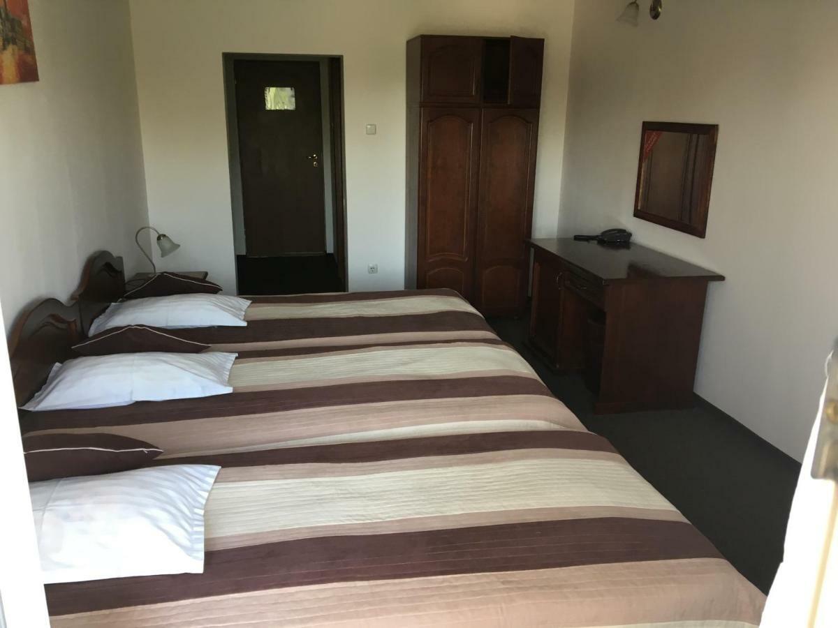 Hotel Restaurant La Conac Botiz Ngoại thất bức ảnh